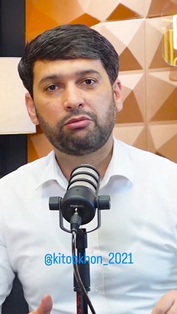 Ман ин ҷо реша дар хокам,           Ман ин ҷо ошиқи ин хоки аз олудагӣ покам.