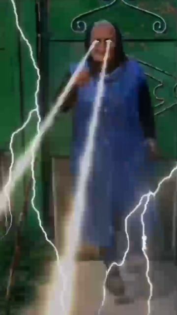 Как же эта бабуля чувствует 😎😎😎