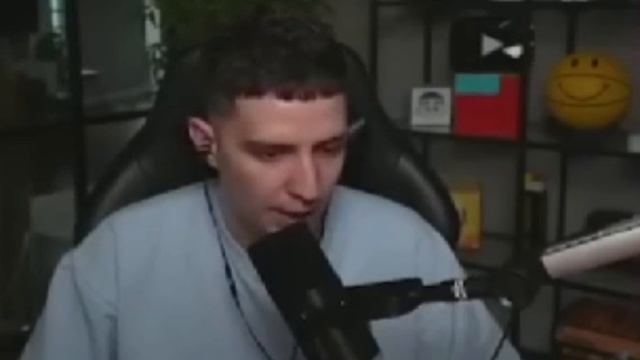 Меня зовут лева)))