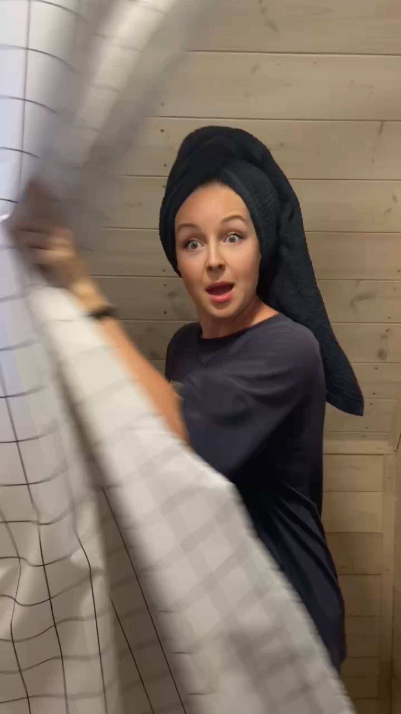 Пушистое полотенце, а ощущение будто не стиралось с прошлого года? 🦨