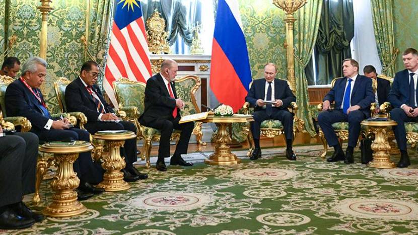 Путин отметил хорошие показатели роста товарооборота между Россией и Малайзией