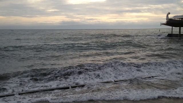 Черное море на набережной Ялты в Крыму. (серия большая страна). №4800) (3)