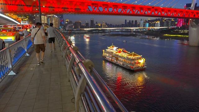 Ночная прогулка по Чунцину — огни Хуньдунда, шумные улицы и волшебный вид на реку