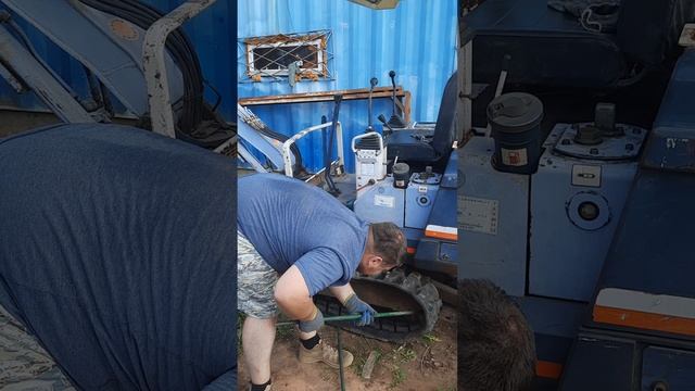 замена гусеницы на мини-экскаваторе KUBOTA