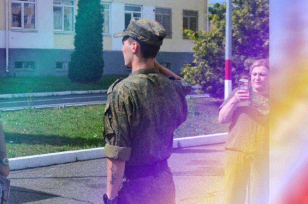 пришла к сестре на маникюр