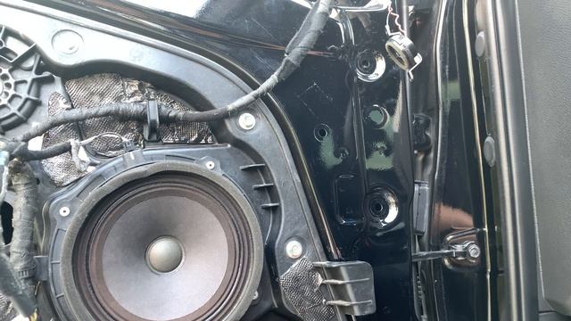 Как звучит стандартная аудиосистема моего автомобиля Hyundai i30 2014.