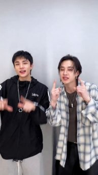 Stray Kids "Hyunjin and Chan" Love me #shorts
#straykids