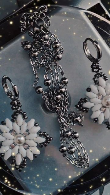 Серьги из бисера. Сережки ручной работы. Украшения из бисера ручной работы.
#украшения #бисер