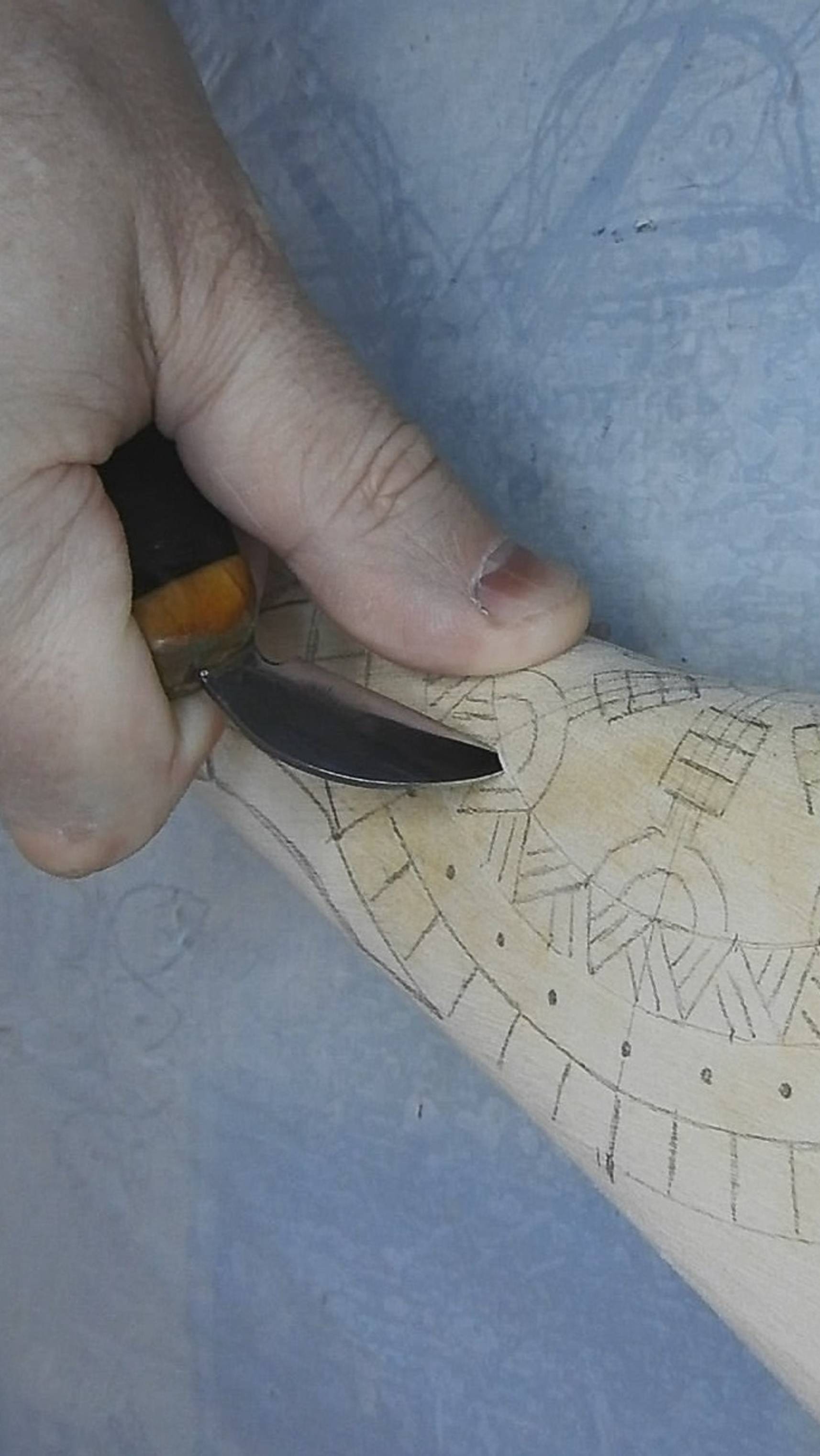 Топорище «Шлем Ужаса» Carved Ax Handle «Horror Helmet» &2 #shorts