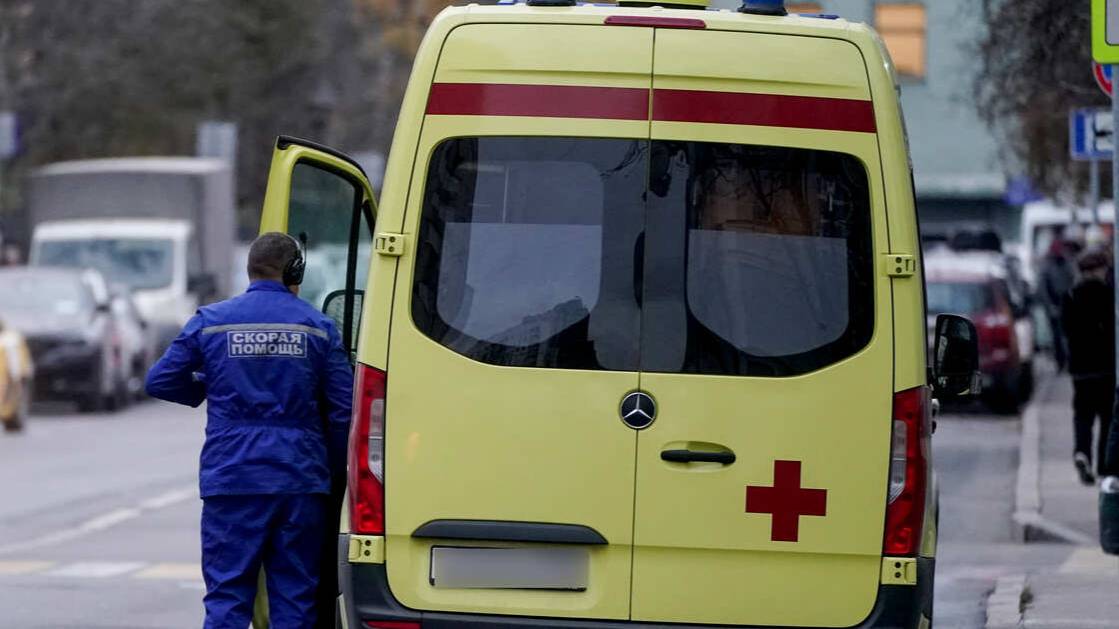 Грузовик сбил пенсионерку на пешеходном переходе в Красноярском крае