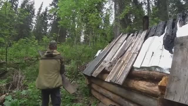 РЕМОНТ ЛЕСНОЙ ИЗБУШКИ В ГЛУБОКОЙ ТАЙГЕ.