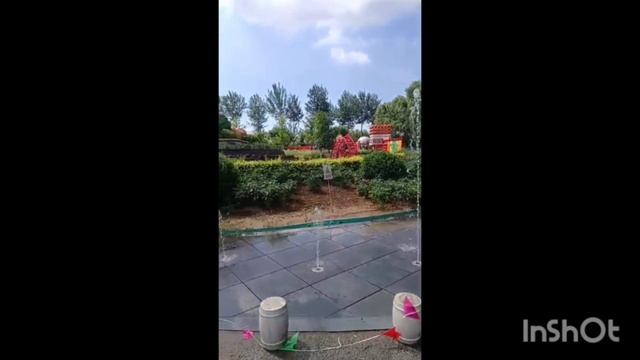 Отдых у фонтана 2