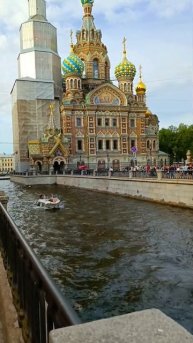 Спас на Крови с набережной канала Грибоедова в Санкт-Петербурге..