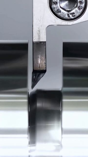 Работа канавочного резца