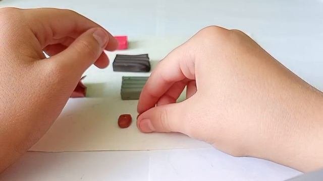 Лепим сиреноголового из пластилина