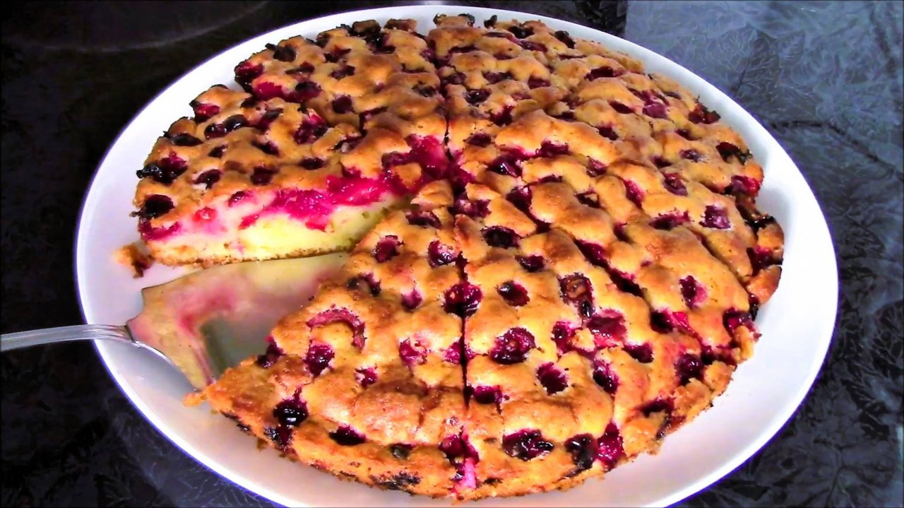 Как приготовить вишневый пирог.