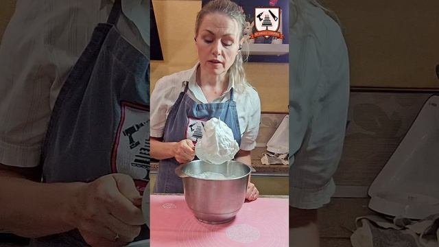 Рулет Матча и цветы
