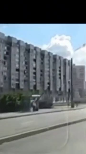 Понаставили тут столбов.