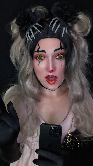 Действительно очень молод😁