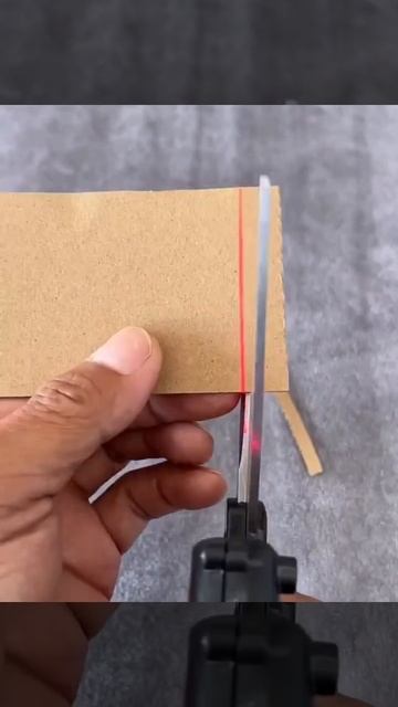 Ножницы с лазерным прицелом