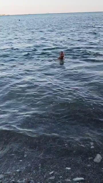 Мой брат делает 3 трюка в воде