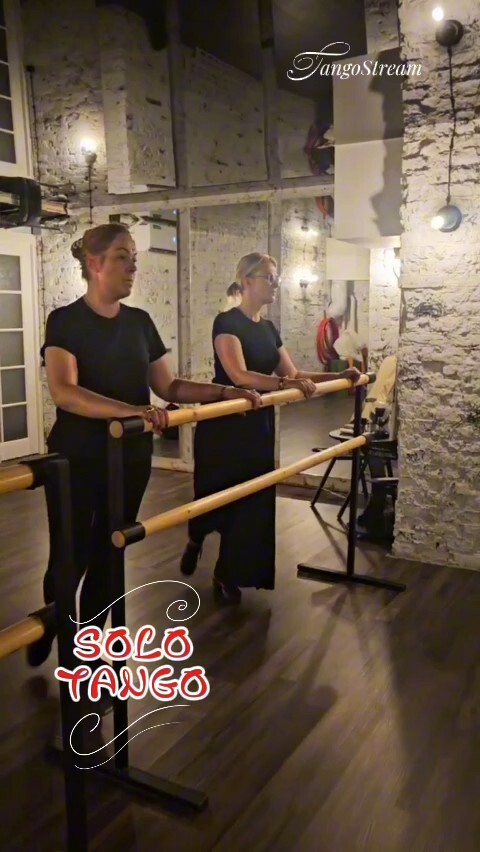 Девочки Solo Tango - отработка женских техник.