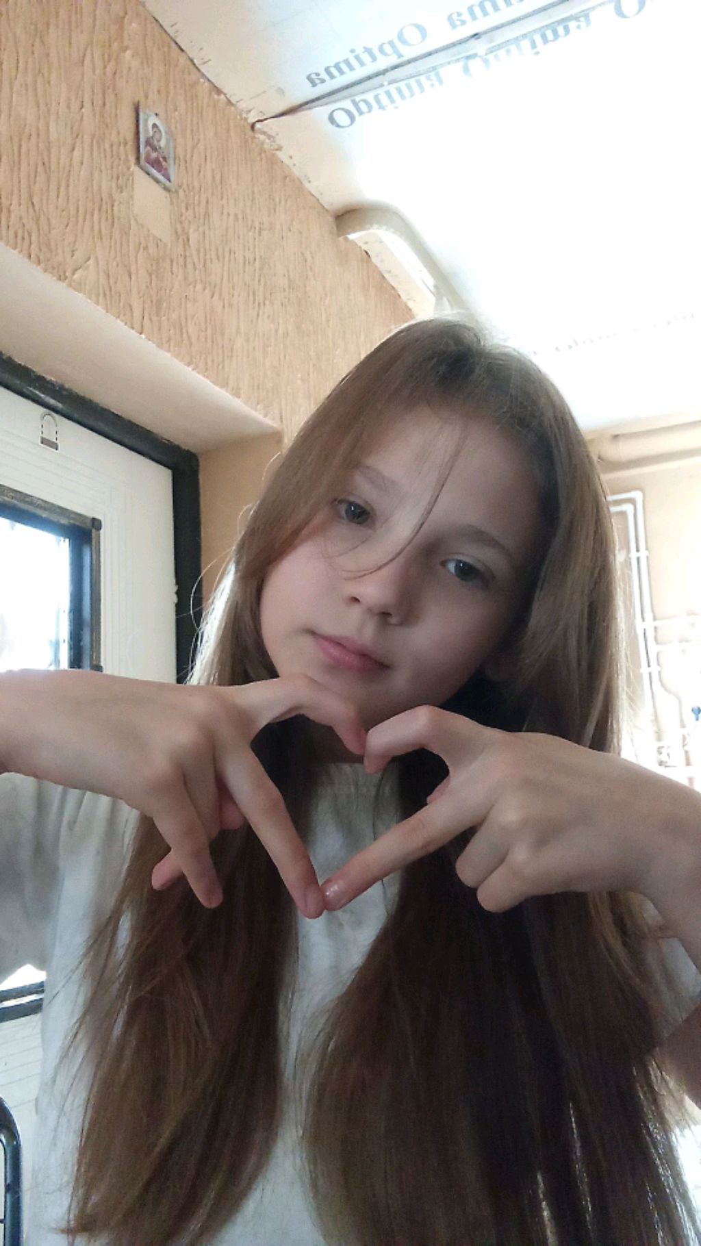 учу новичков рисовать 3 д ручкой.