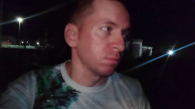 Бессмысленное стояние на балконе и гадание на звёзды не помогло найти девушку