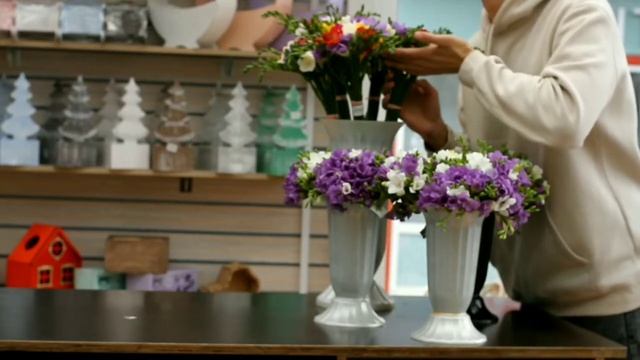 Видеообзор на цветок фрезия