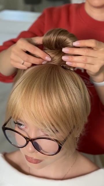 Стильный и актуальный пучок с фальшь-челкой #прическа #укладка #волосы #пучок