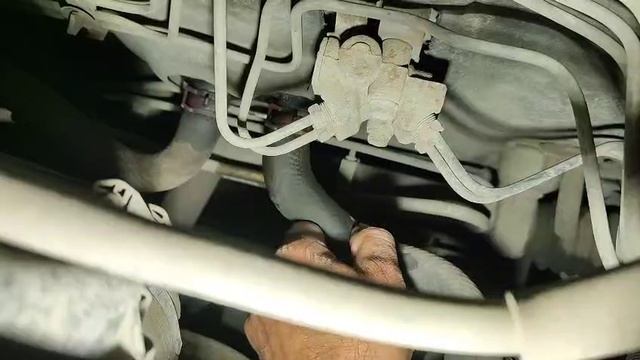 Задубели шланги у Мазды Демио, потек антифриз