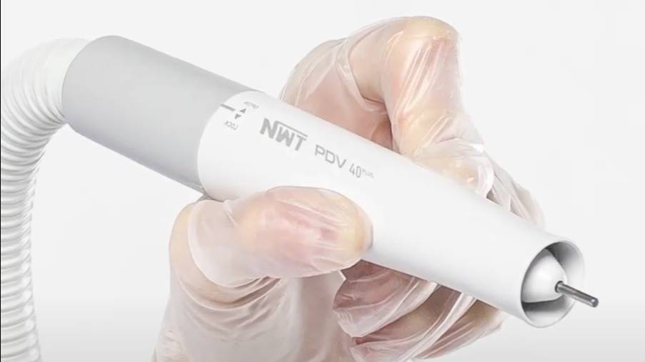 Как правильно чистить ручной блок педикюрного аппарата с помощью CleanSpray?