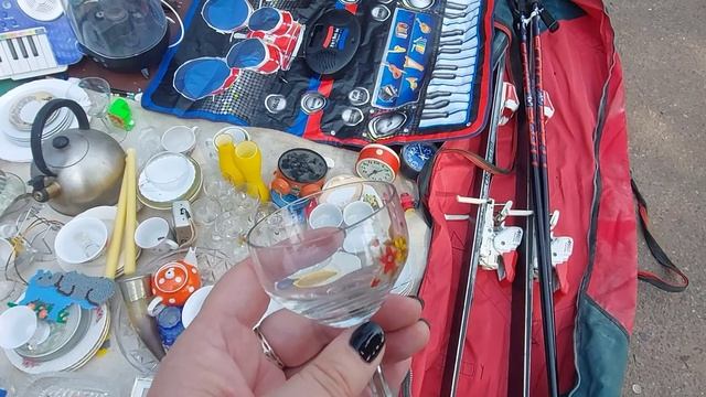 Барахолка в воскресенье. Уделка. Санкт-Петербург.