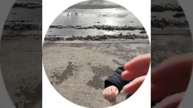 Кирилл махает машинам #memes