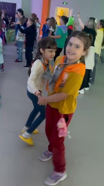 танцы танцы танцевать и лабубу🐈