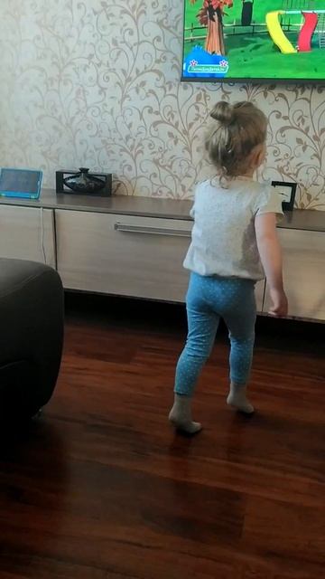 Голова,плечи и коленки и носочки