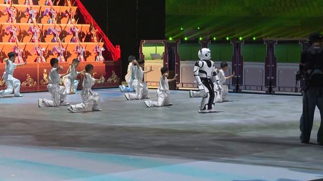 🎉 В Пекине открылись Всемирные игры человекоподобных роботов