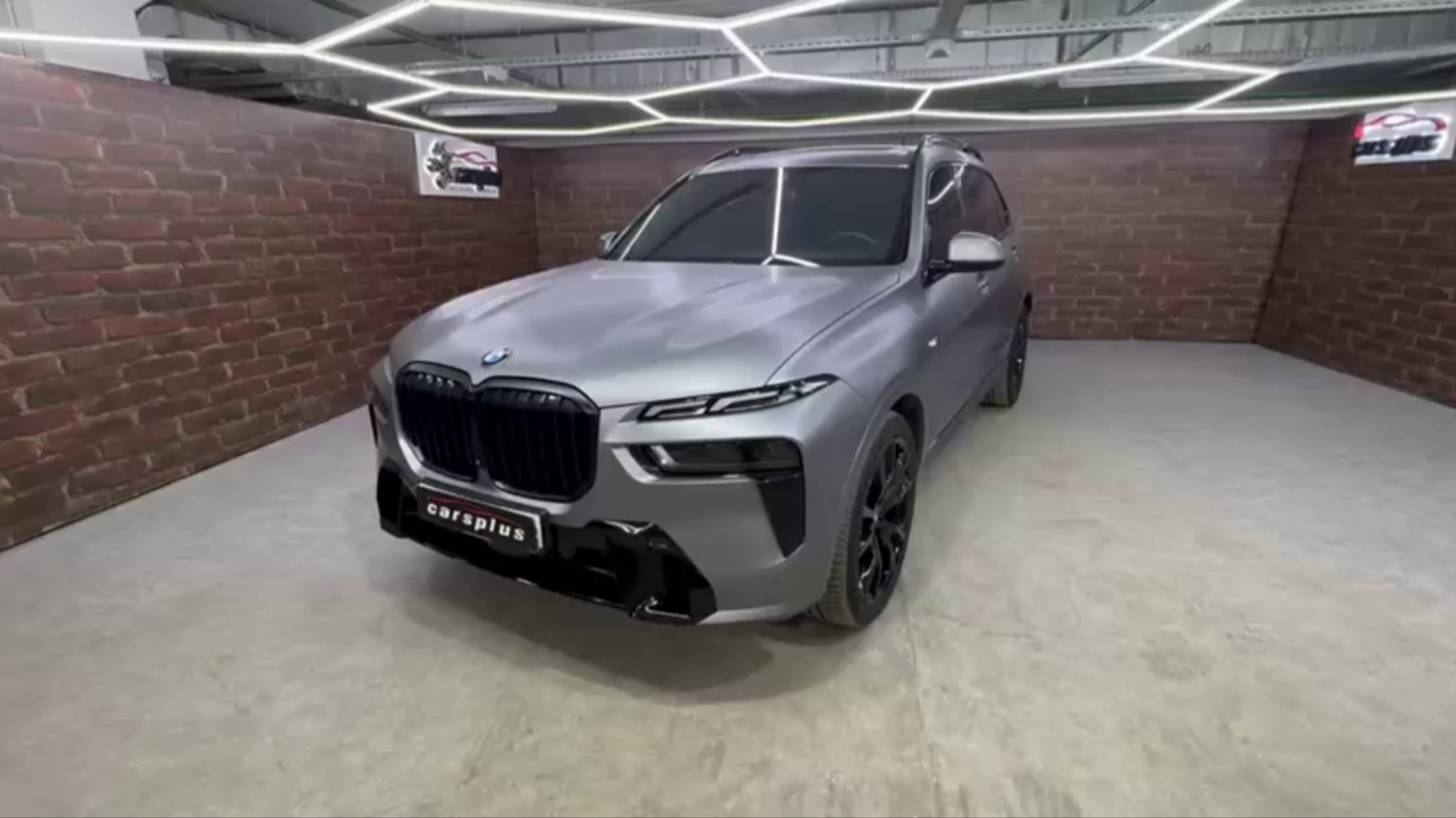 В наличии BMW X7👇