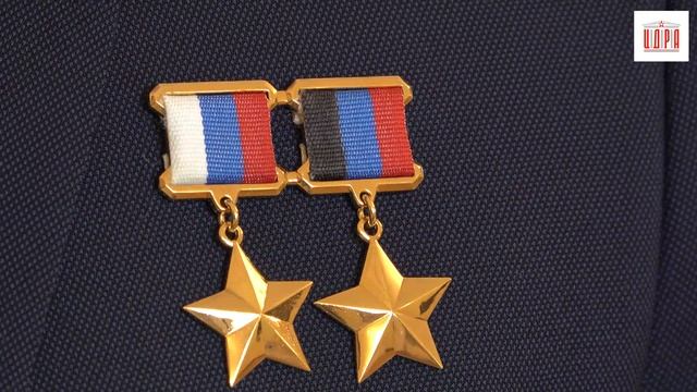 С Днем Государственного флага России поздравляет Герой Российской Федерации Эдуард Казымов