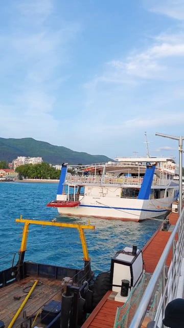 морской порт в бухте Геленджика