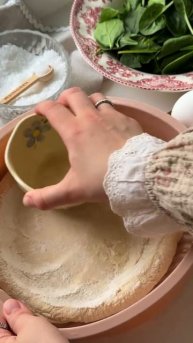 БЫСТРЫЙ ТВОРОЖНЫЙ КИШ С СЫРОМ И ГРИБАМИ 🥧