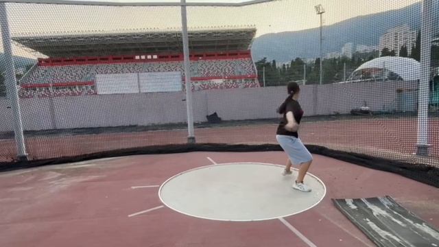 Метание диска с поворота