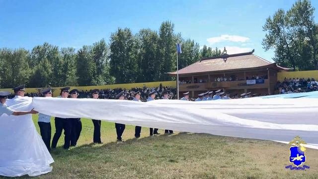 МВД Тувы провело патриотическую акцию ко Дню Республики Тыва и Дню Государственного флага России