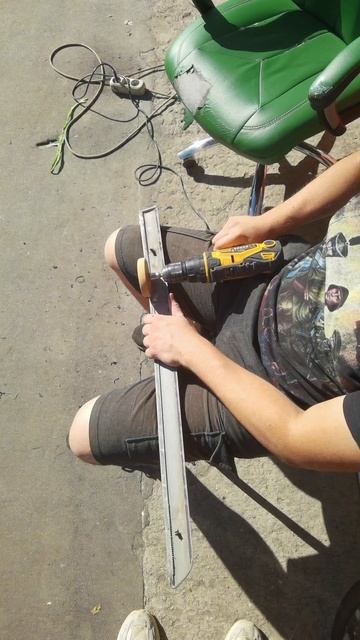 Как очистить старый двусторонний скотч быстро!#СвароговАвто #СвароговВидео #LifeHack #Лайфхак