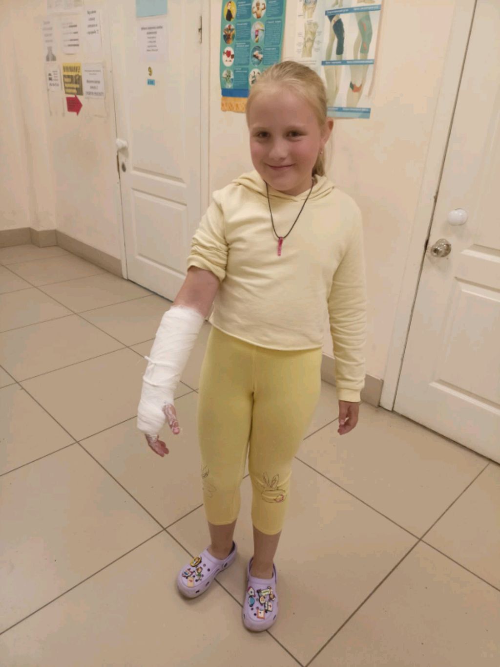 Дашина сломанная рука