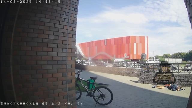 Молодой мужчина получил травмы, упав из-за плохого самочувствия в Барнауле