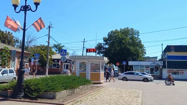 Кухню собираем. Яйца продаем.