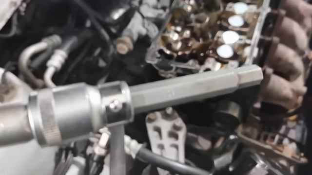 Hundai Elantra 3 Часть 9 Снятие ГБЦ