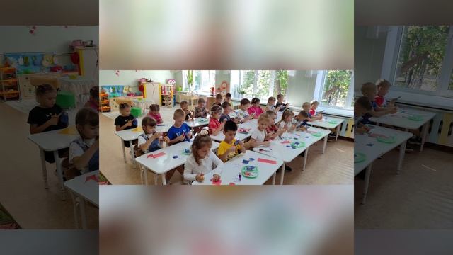 под флагом российским живём и растëм