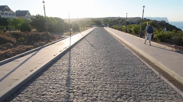 На восходе. Фиолент на велосипеде в Свято-Георгиевский монастырь.